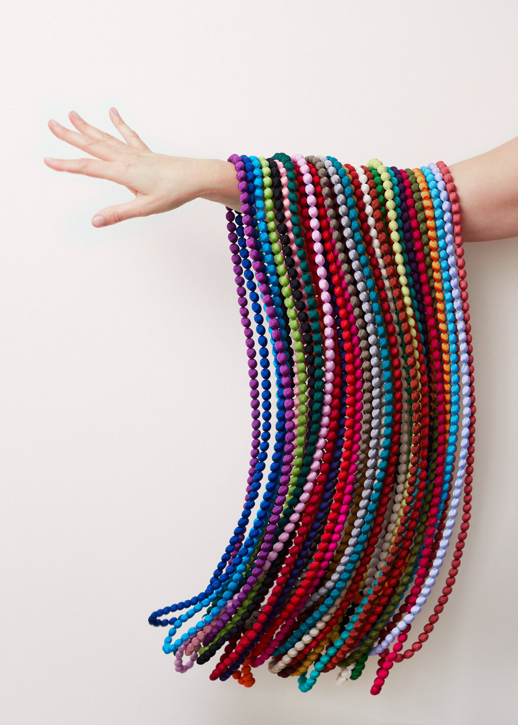 Collar Seda Cuenta Madera Mediana 1 cm- 2 Vueltas