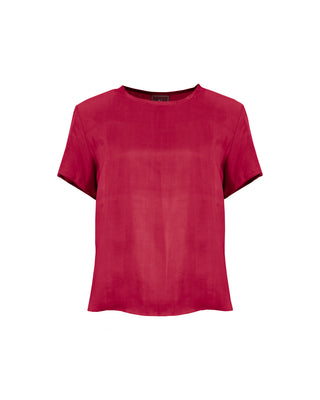 Polera de seda con manga corta en colores fuego, estilo antiguo de la marca Sedas Nai Nai, en tono frambuesa.