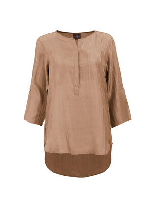 Blusón de seda con manga 3/4 en tonos tierra, tono beige-dorado, de la marca Sedas Nai Nai, tunica corta elegante.