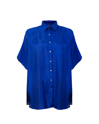 Camisa de seda de manga corta Andrea de Sedas Nai Nai en tono azulino, talla única, vista frontal sobre fondo neutro.