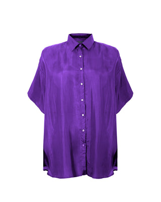 Camisa de seda con manga corta en color morado oscuro de la marca Sedas Nai Nai, talla única, vista frontal.